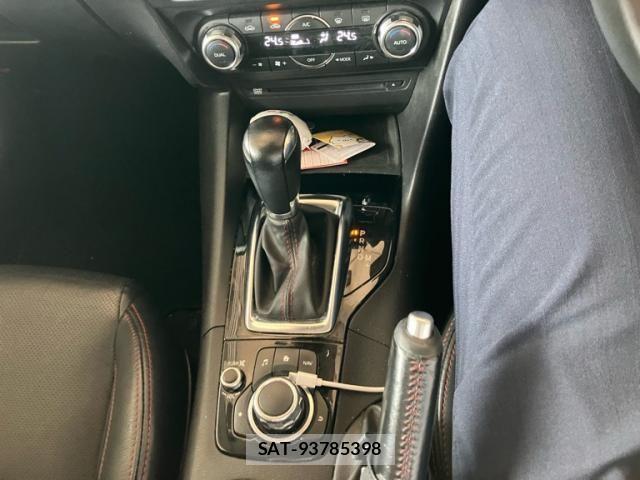 Mazda AXELA SPORT 2014-06 7617863-18