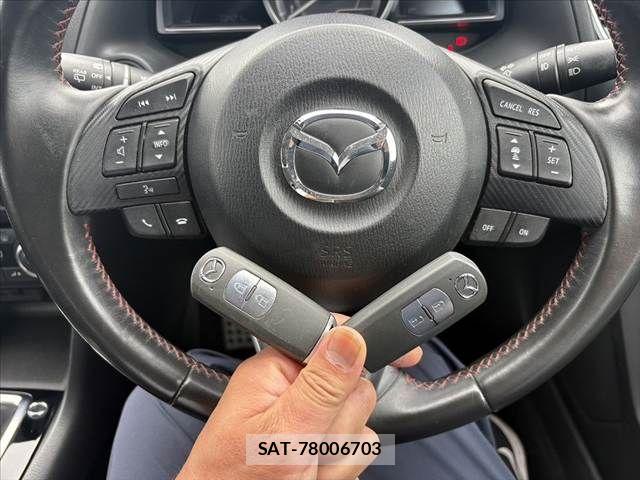 Mazda AXELA SPORT 2014-03 7725324-24