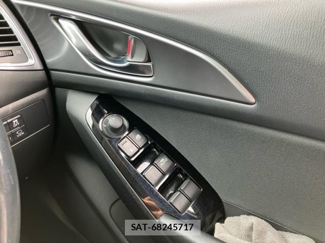 Mazda AXELA SPORT 2017-09 7877556-22
