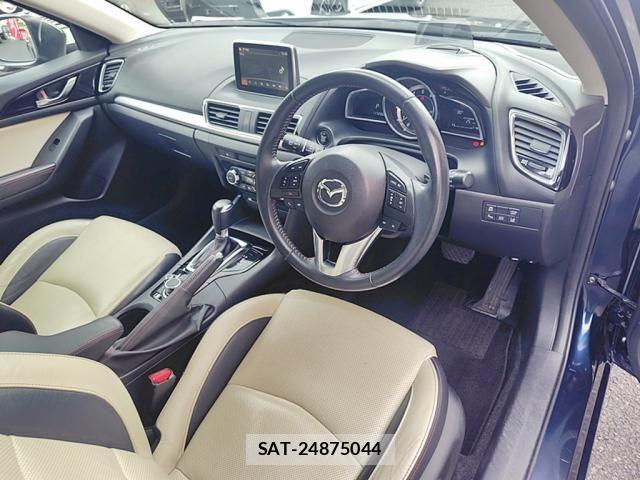 Mazda AXELA SPORT 2016-03 8036570-17