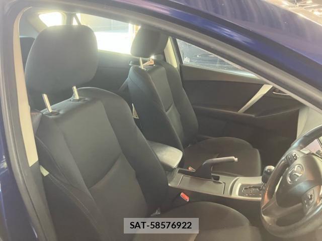 Mazda AXELA SPORT 2010-04 8036572-11