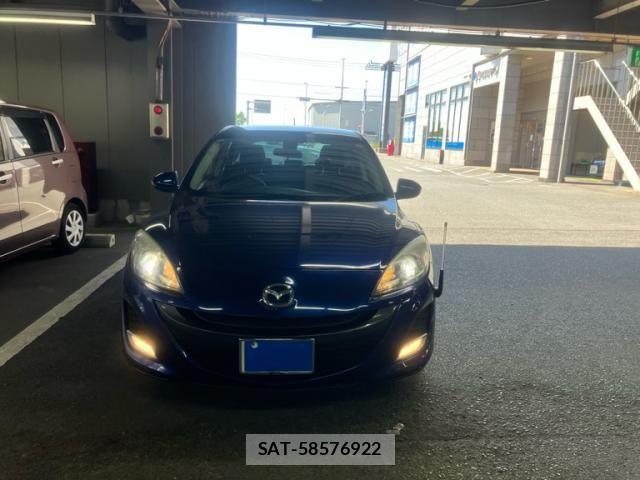 Mazda AXELA SPORT 2010-04 8036572-1