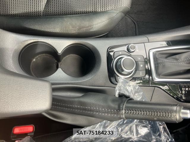Mazda AXELA SPORT 2017-09 8036568-23
