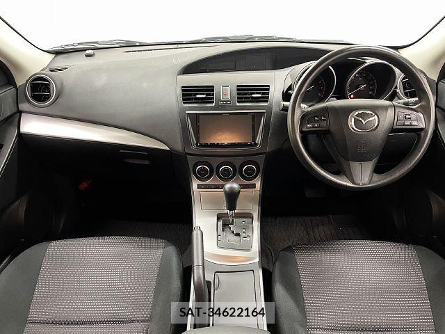 Mazda AXELA SPORT 2013-07 8100272-1
