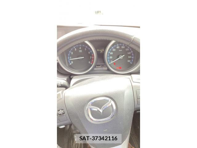 Mazda AXELA SPORT 2012-03 8100277-1
