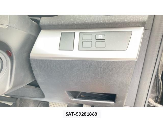 Mazda AXELA SPORT 2013-05 8100275-11