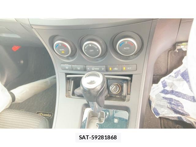 Mazda AXELA SPORT 2013-05 8100275-13