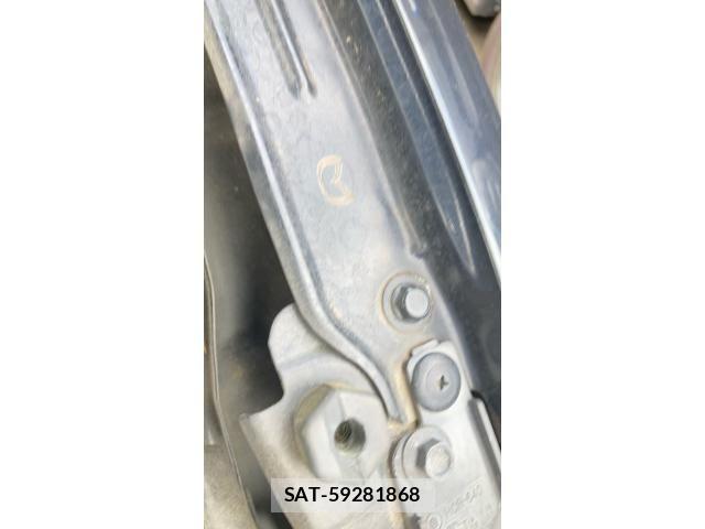 Mazda AXELA SPORT 2013-05 8100275-18