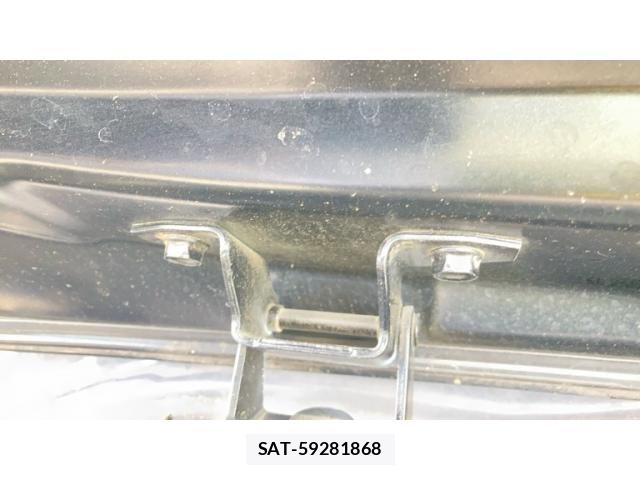 Mazda AXELA SPORT 2013-05 8100275-21