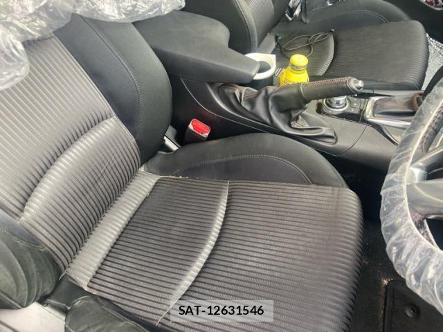 Mazda AXELA SPORT 2014-04 8131102-13