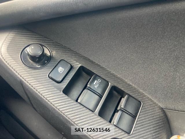 Mazda AXELA SPORT 2014-04 8131102-19