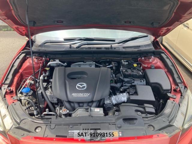 Mazda AXELA SPORT 2015-06 8131101-6