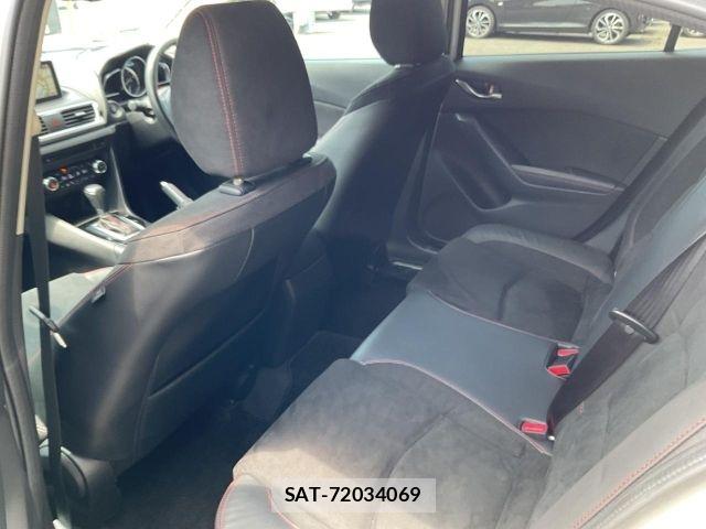 Mazda AXELA SPORT 2014-10 8146110-11