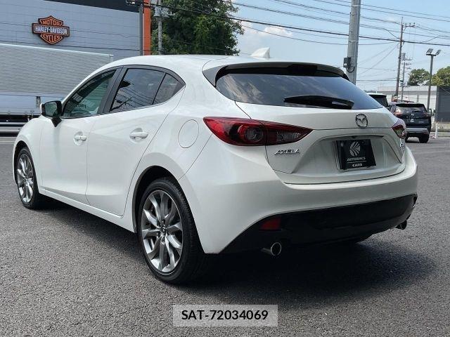 Mazda AXELA SPORT 2014-10 8146110-16