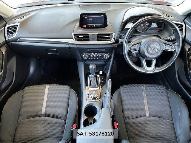 Mazda AXELA SPORT 2017-01 8158733-1