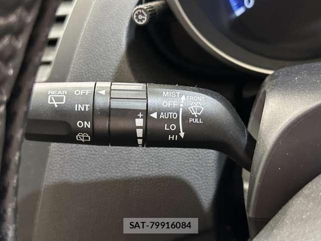 Mazda AXELA SPORT 2011-10 8208539-12