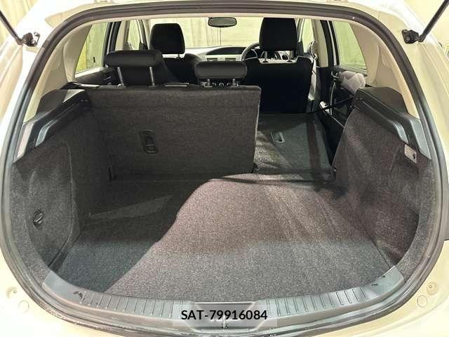 Mazda AXELA SPORT 2011-10 8208539-24