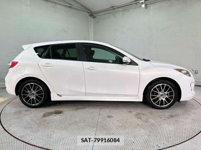 Mazda AXELA SPORT 2011-10 8208539-3