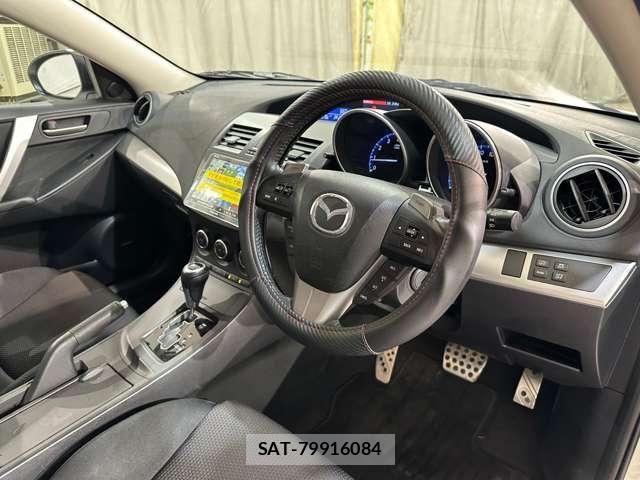 Mazda AXELA SPORT 2011-10 8208539-8