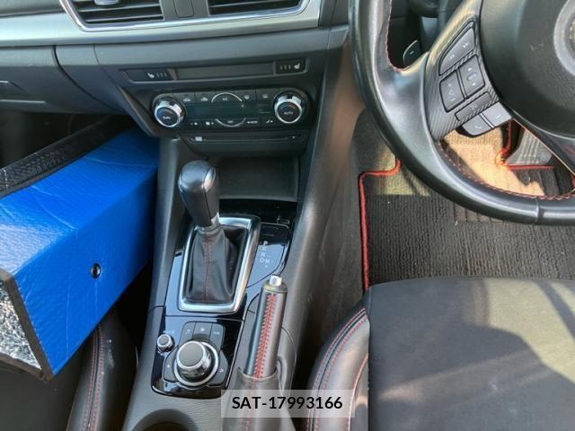 Mazda AXELA SPORT 2014-06 8230722-18