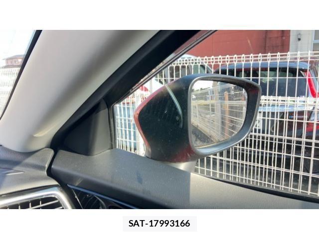 Mazda AXELA SPORT 2014-06 8230722-24