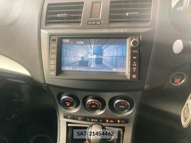 Mazda AXELA SPORT 2011-05 8245814-15