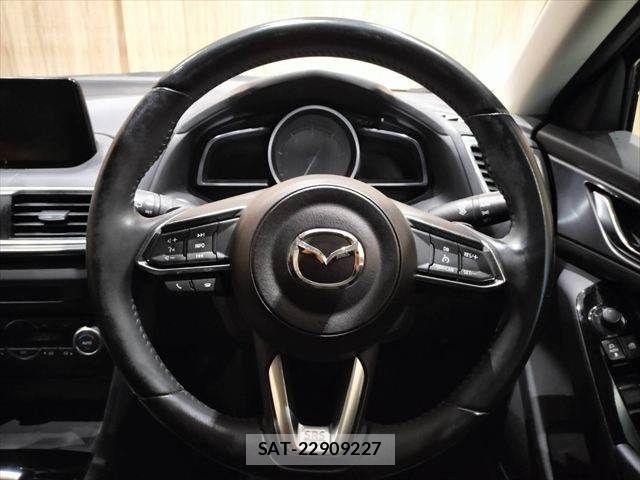 Mazda AXELA SPORT 2017-12 8245812-11