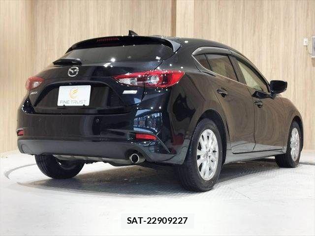 Mazda AXELA SPORT 2017-12 8245812-17