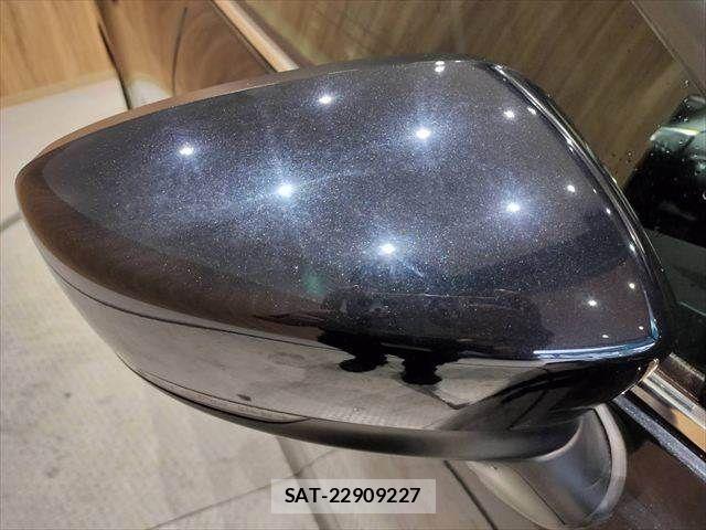 Mazda AXELA SPORT 2017-12 8245812-24