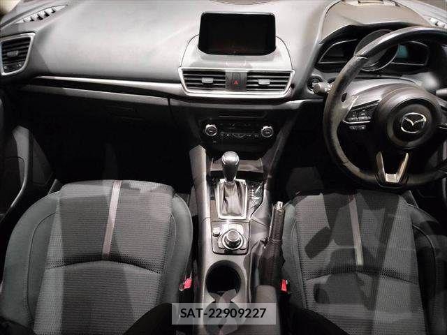 Mazda AXELA SPORT 2017-12 8245812-2