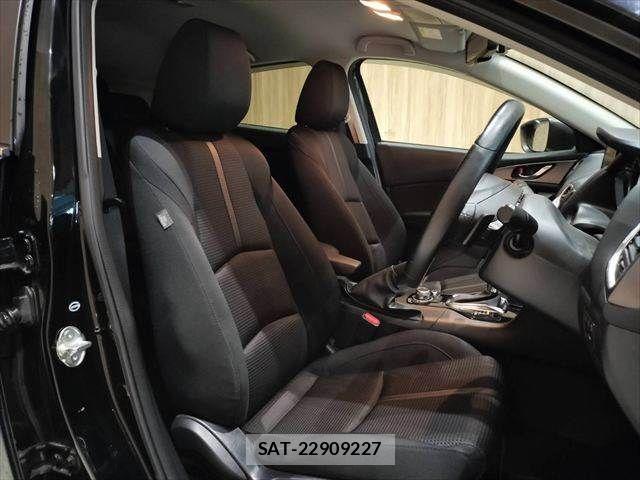 Mazda AXELA SPORT 2017-12 8245812-8