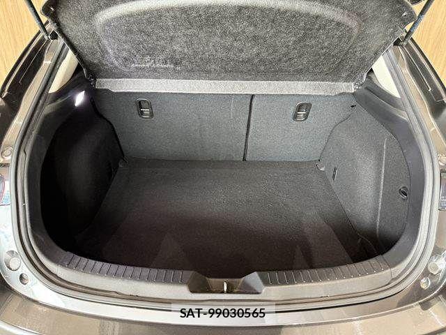 Mazda AXELA SPORT 2016-11 8315285-11