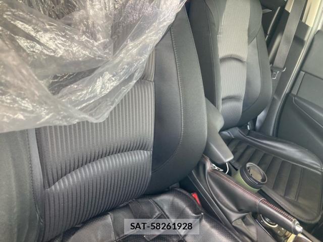 Mazda AXELA SPORT 2014-03 8315291-17