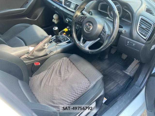 Mazda AXELA SPORT 2015-02 8315292-11