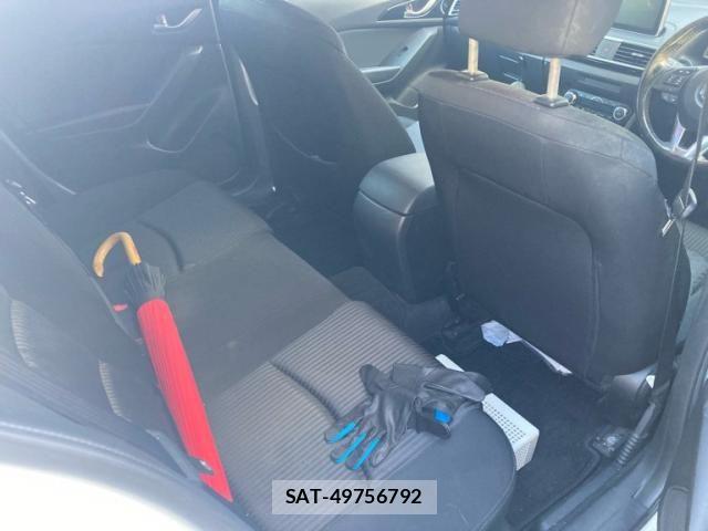 Mazda AXELA SPORT 2015-02 8315292-12