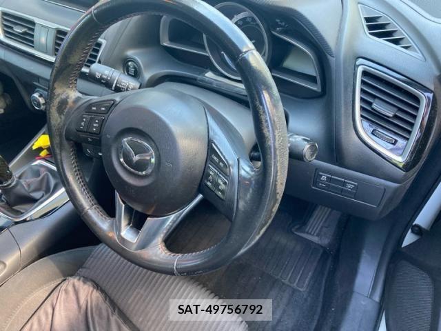 Mazda AXELA SPORT 2015-02 8315292-24