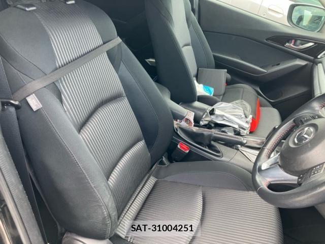 Mazda AXELA SPORT 2015-08 8336667-6