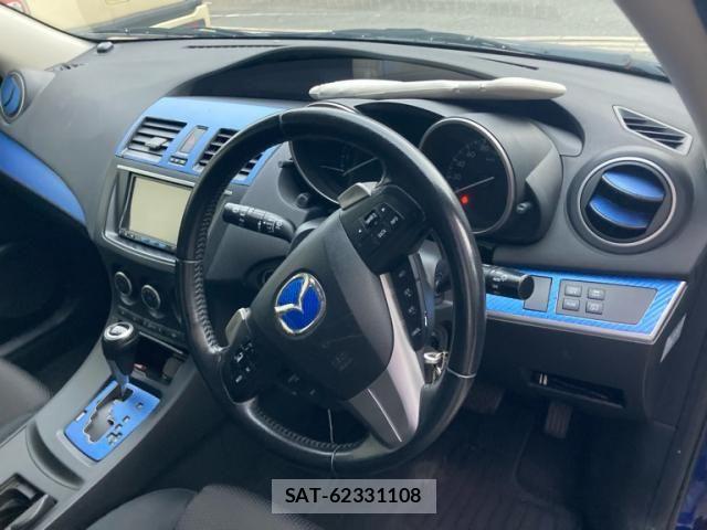 Mazda AXELA SPORT 2011-09 8366848-11