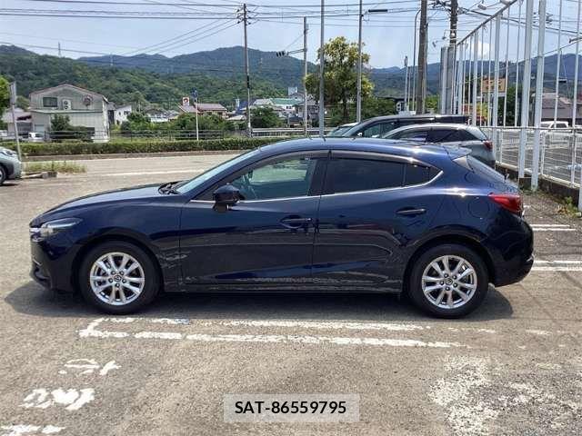 Mazda AXELA SPORT 2017-05 8366845-11