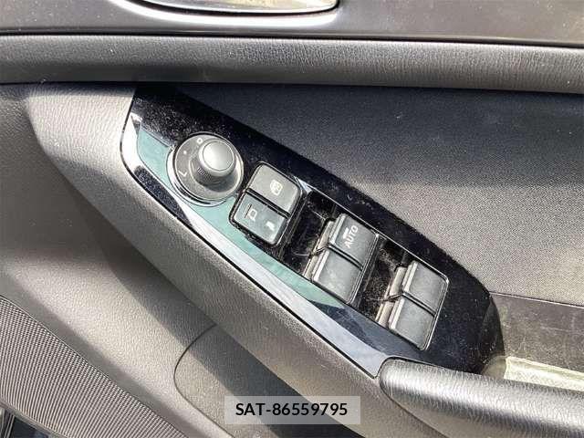 Mazda AXELA SPORT 2017-05 8366845-19