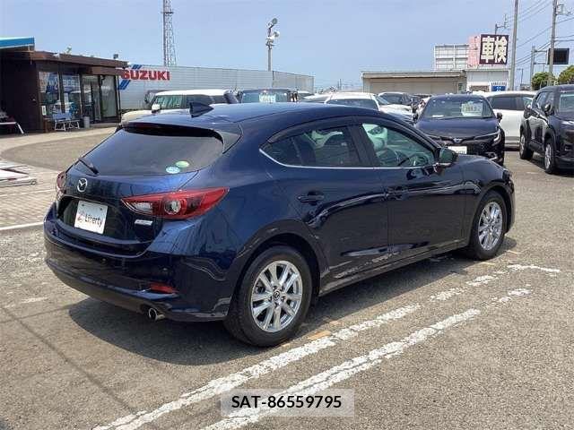 Mazda AXELA SPORT 2017-05 8366845-4