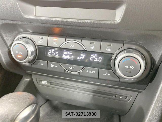 Mazda AXELA SPORT 2015-02 8366847-7