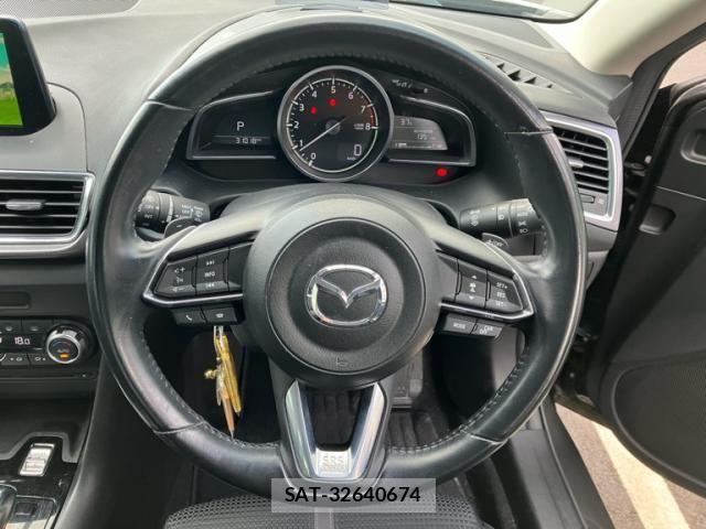 Mazda AXELA SPORT 2017-01 8366844-9