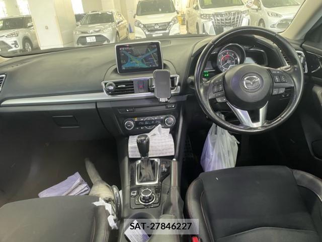 Mazda AXELA SPORT 2015-10 8371830-14