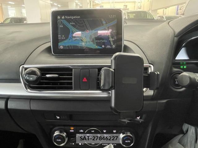 Mazda AXELA SPORT 2015-10 8371830-24