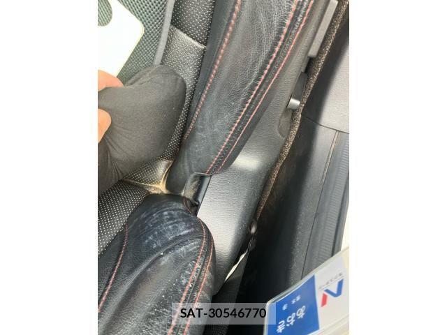 Mazda AXELA SPORT 2014-03 8371828-21