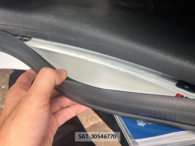 Mazda AXELA SPORT 2014-03 8371828-25
