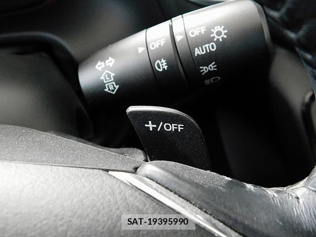 Mazda AXELA SPORT 2018-05 8371827-13
