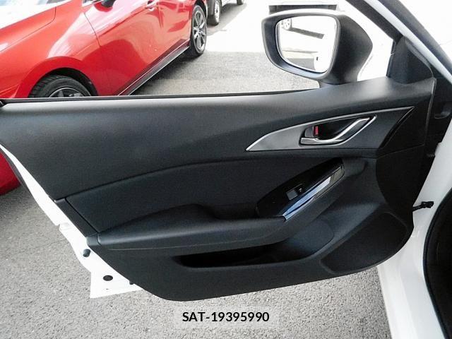 Mazda AXELA SPORT 2018-05 8371827-22