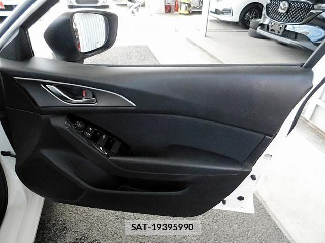 Mazda AXELA SPORT 2018-05 8371827-23